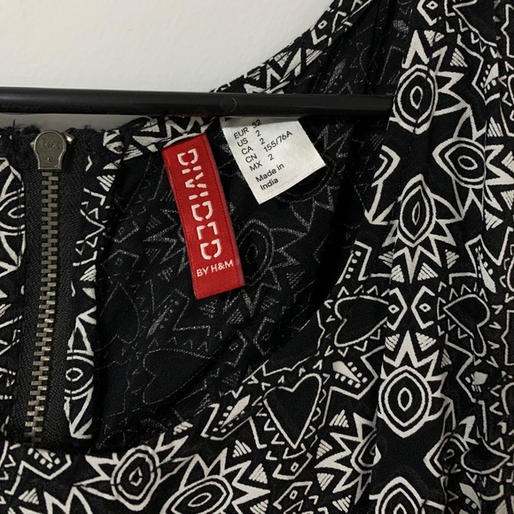 H&M Divided Cut Out Detail Geometric Print Dress - Picture 6 of 12